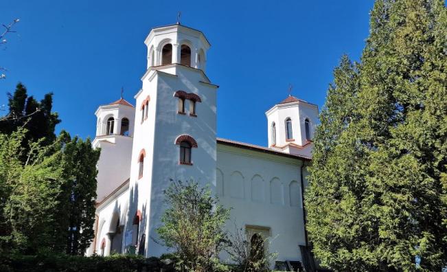 Клисурският манастир отваря врати за посетители