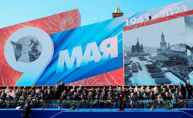 Русия отбеляза Деня на победата с военни паради (ВИДЕО/СНИМКИ)