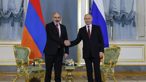 Путин изтегля руските войски от Армения
