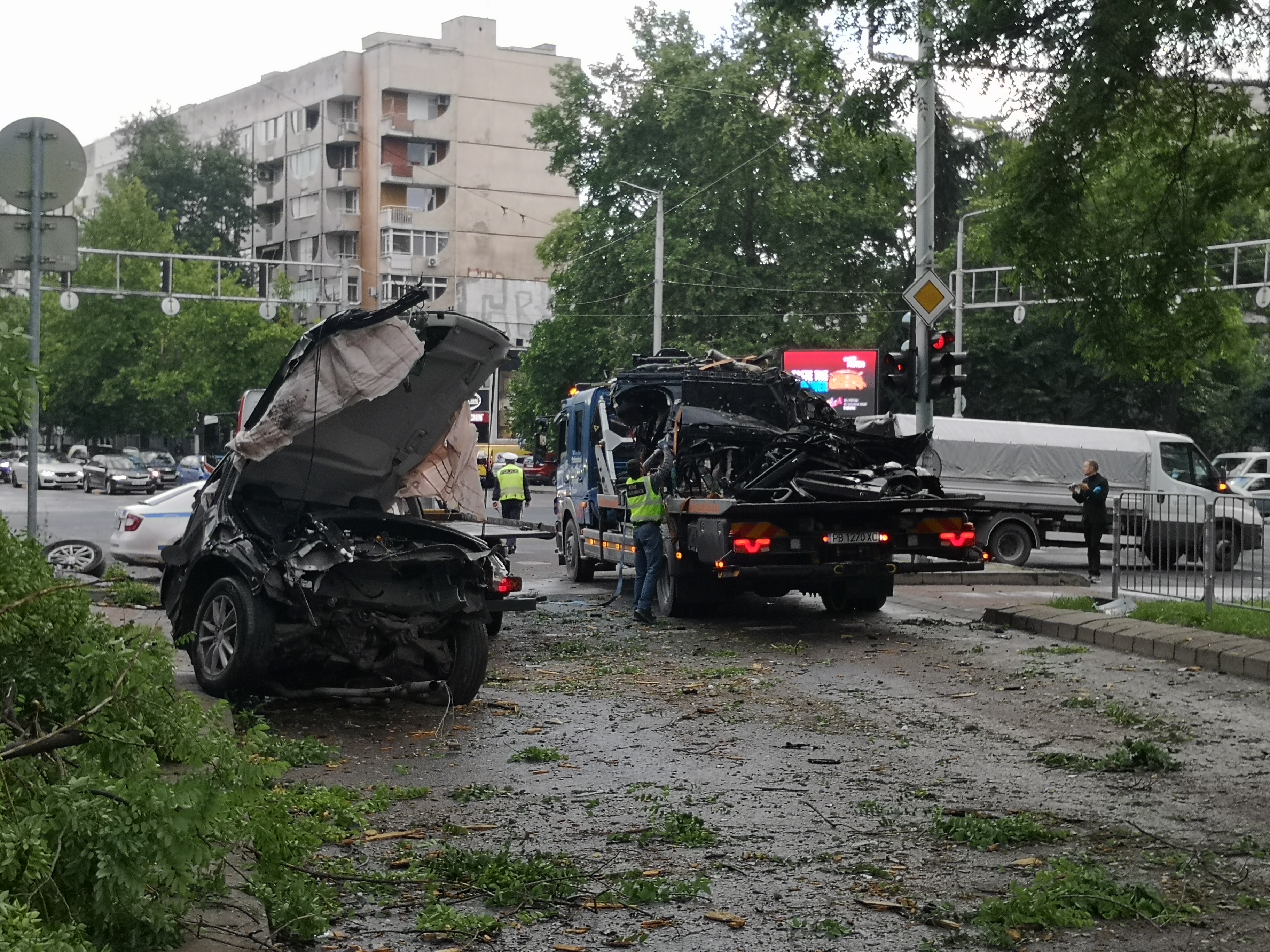 <p>Двама младежи загинаха при тежка катастрофа в Пловдив</p>