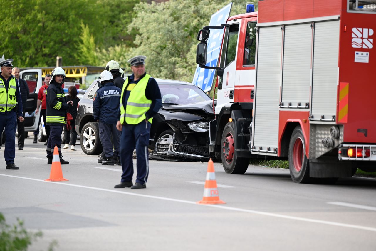 Автомобил на НСО, в който е пътувал съпредседателят на ПП Кирил Петков катастрофира. Това потвърдиха за NOVA от Националната служба за охрана. Инцидентът е станал в 17,30 часа на входа на село Аксаково.