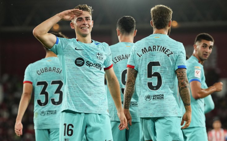 Барселона надви последния в Ла Лига с два гола на Фермин Лопес