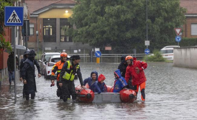 <p>Наводнение откъсна от света къщи в Италия (ВИДЕО)</p>