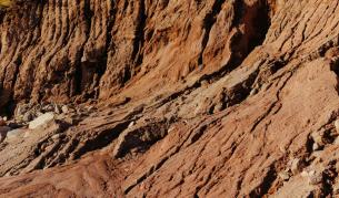 След свлачище: Град в Сицилия - на ръба на голяма пропаст