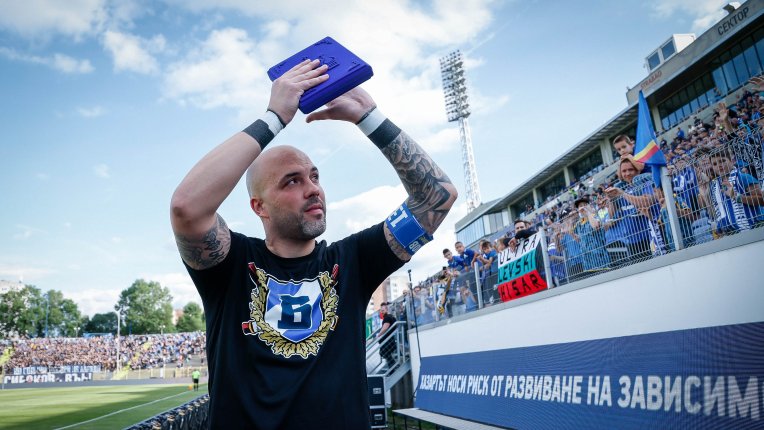 Ники Михайлов