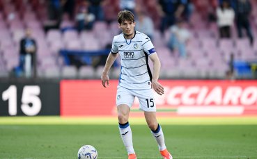 Полузащитникът Мартен де Роон отпада от състава на Нидерландия за