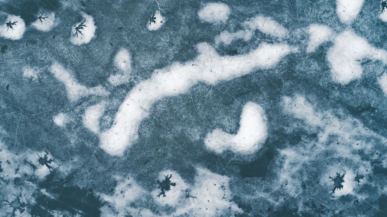 Секунди на ужас: Трима братя се удавиха в замръзнало езеро пред очите на майка им