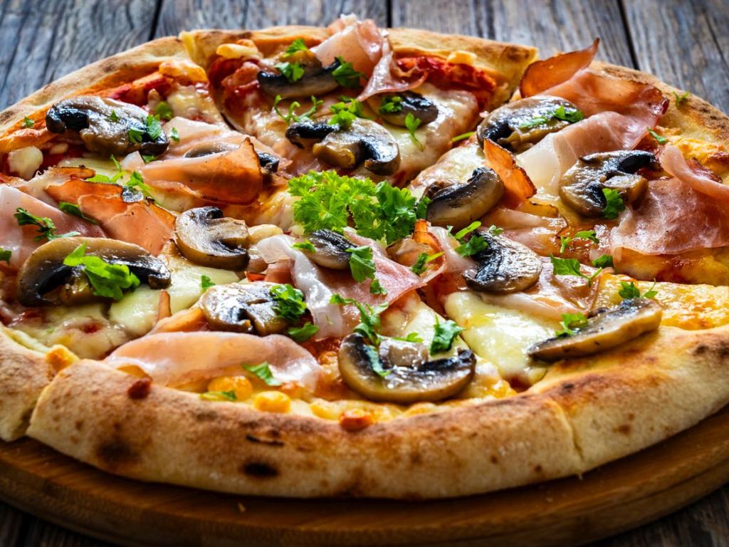Пицата е едно от най популярните ястия по света известно със