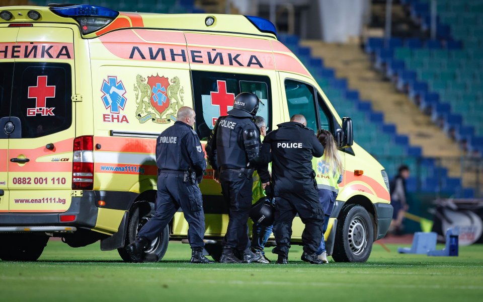 Батални сцени на стадион 