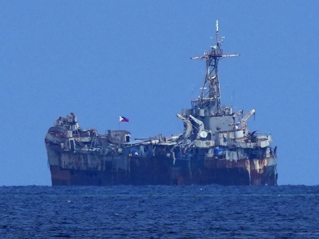 Филипинската армия обяви днес че китайски кораби са иззели незаконно
