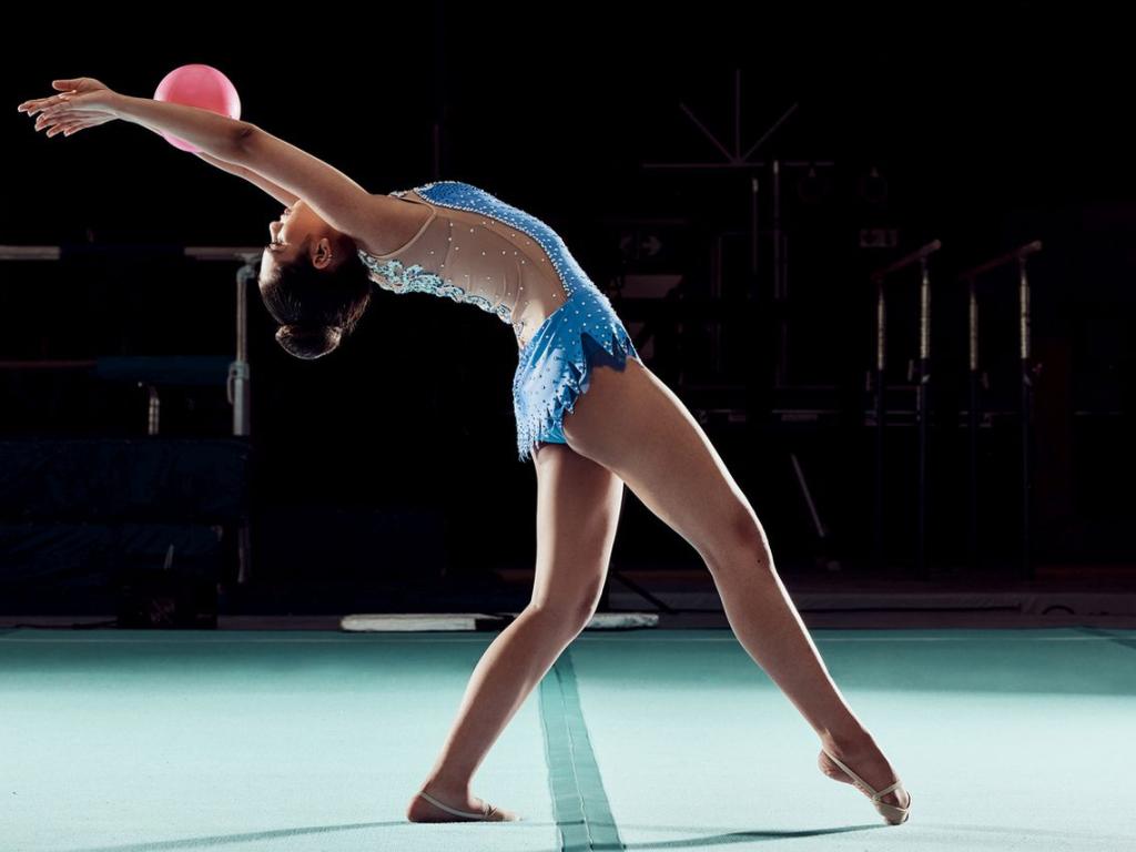 Бившата ни националка по художествена гимнастика Йоана Николова провокира мъжкото