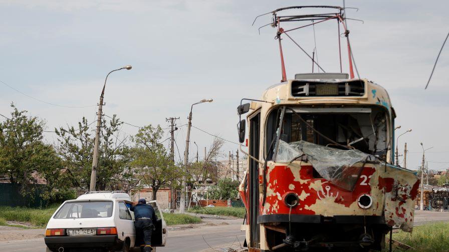 Човек загина, а над 100 са ранени при катастрофа между два трамвая в Русия
