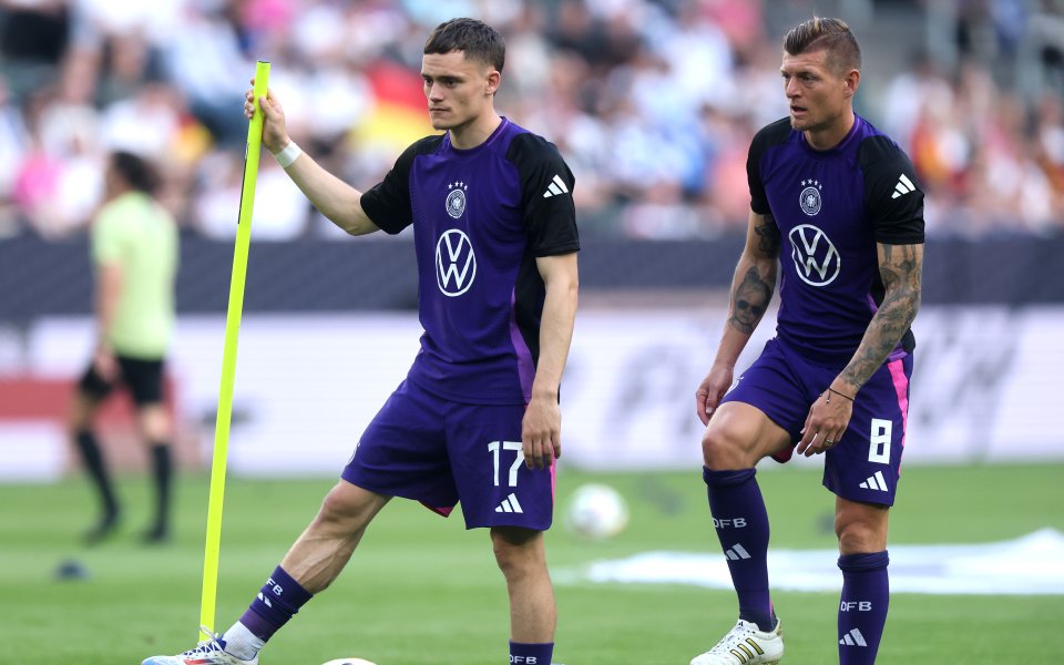 Германия и Гърция играят при 0:0 в контрола преди старта на