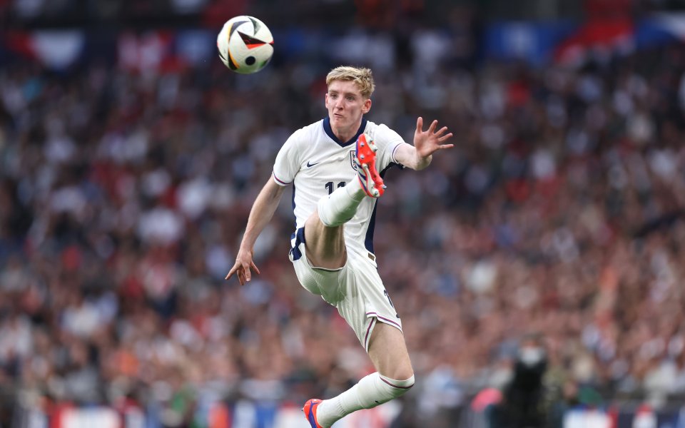 Отборите на Англия и Исландия играят при резултат 0:1 в последна