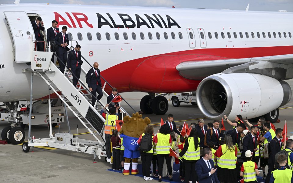 Албания е първият национален отбор, който пристигна в Германия за
