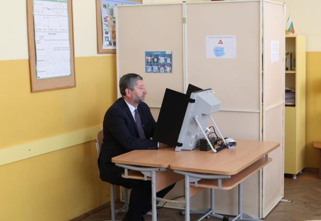  Христо Иванов избра машинния избор 