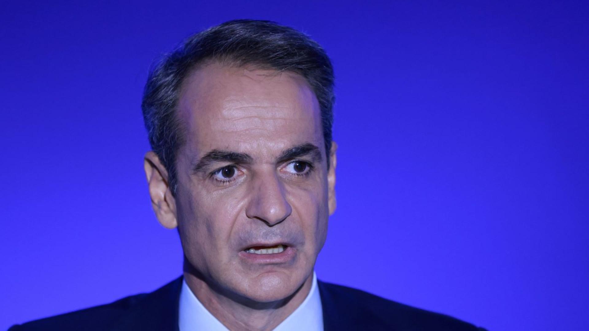 На първото заседание на кабинета на новия си екип Мицотакис