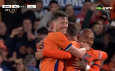 Нидерландия стигна до четвърти гол срещу Исландия в добавеното време