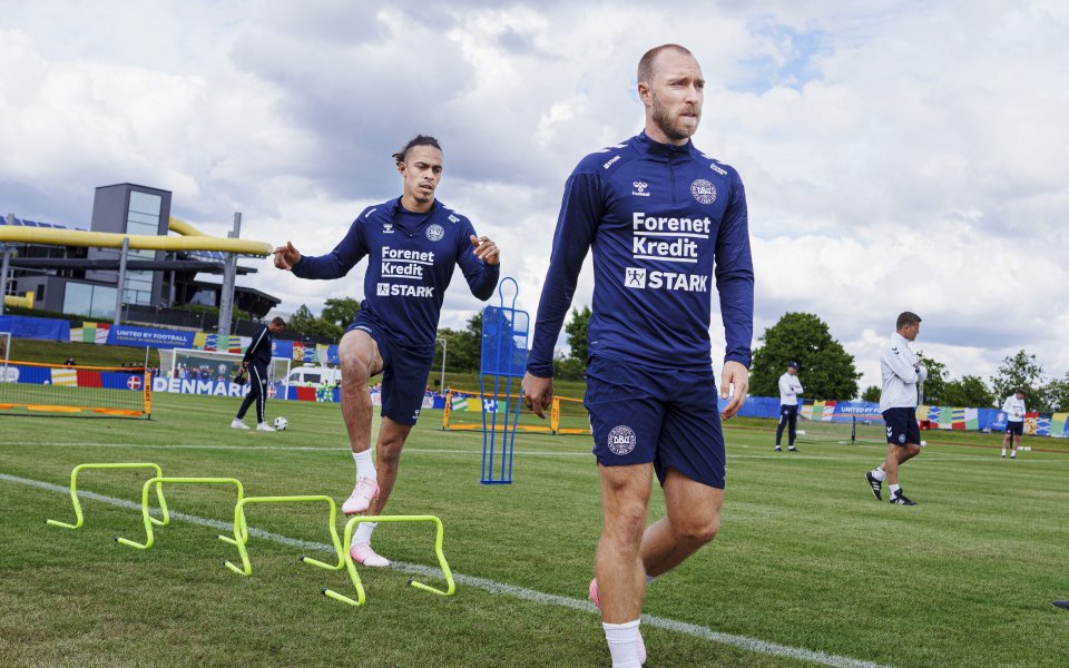 Лидерът на Дания - Кристиан Ериксен, говори пред журналисти преди