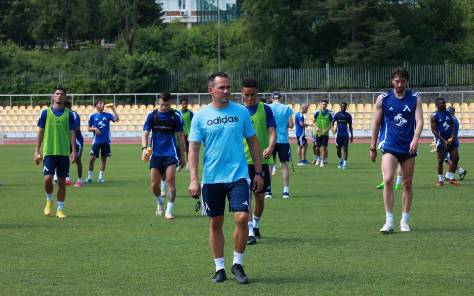Левски с първа тренировка в Правец