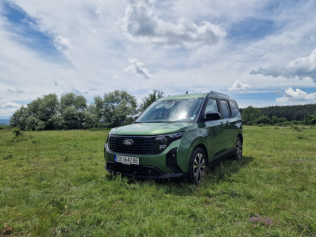 Днес новите MPV модели се броят на пръстите на едната ръка, но Ford реши да замени Fiesta именно с такъв модел, за да предложи на активните семейства решение за уикенда