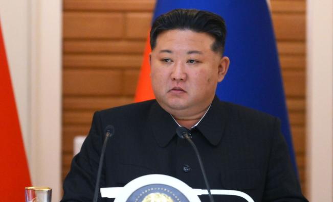<p>Шпионин в джоба: Телефоните в Северна Корея</p>