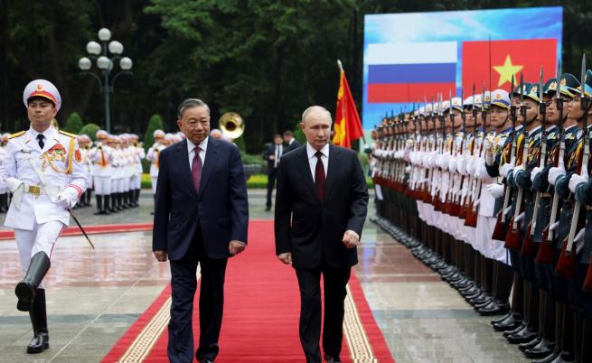 Путин отправи покана към високопоставени виетнамски държавни служители