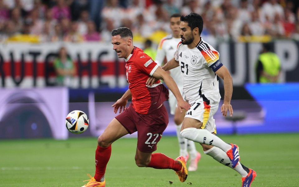 Швейцария и Германия играят при в последния си мач от