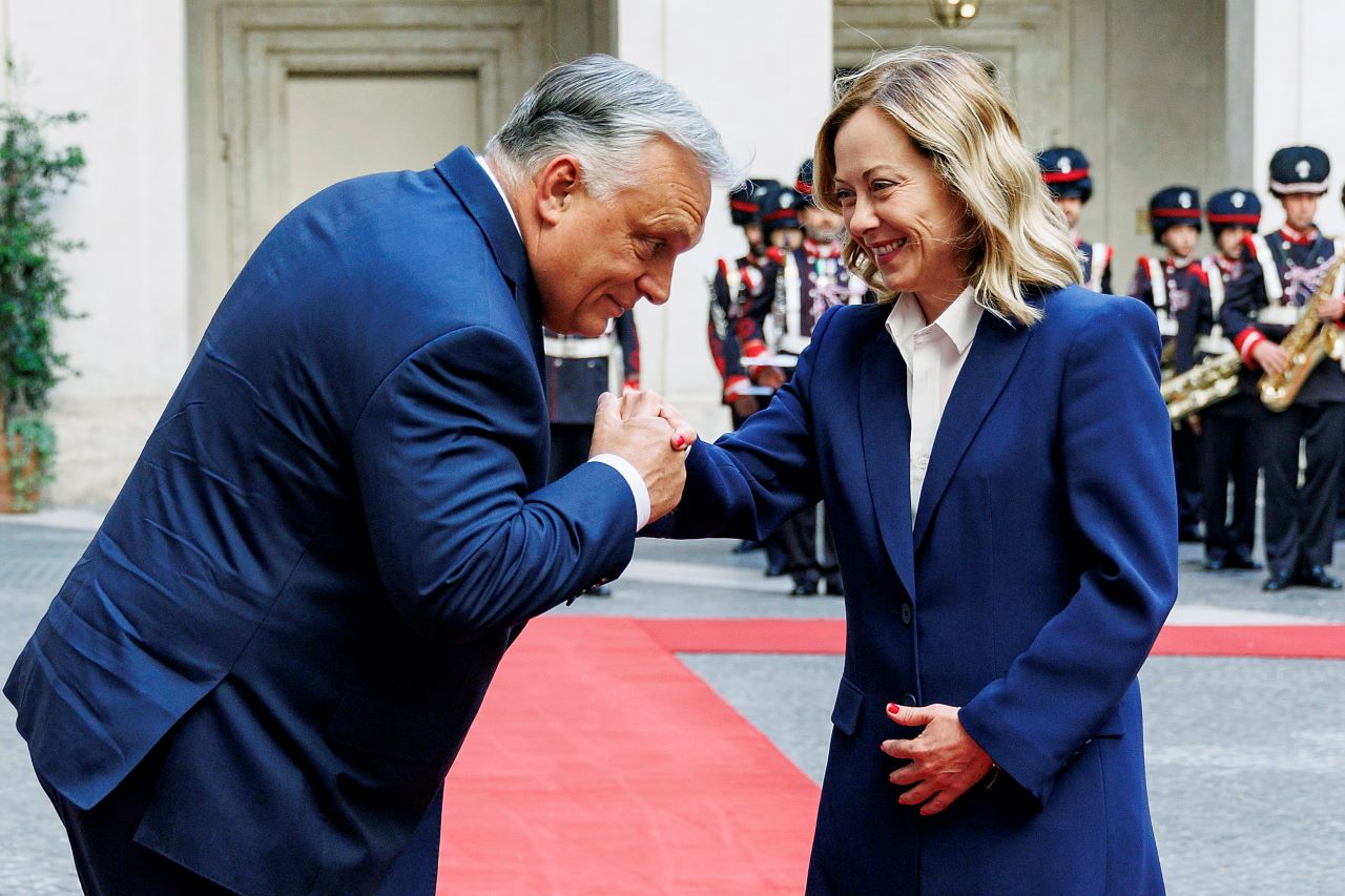 Виктор Орбан смути Джорджа Мелони