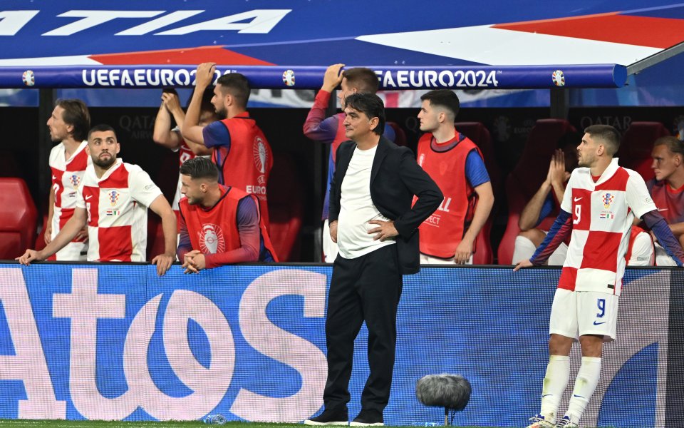 <a class=gtm-news data-pos=title40 onClick=_gaq.push([`_trackEvent`, `Multimedia_home`, `Click_40`, `Албания - Испания /състави/`]);