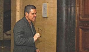 <p>Обрат: Съдът върна за ново разглеждане делото за предсрочно освобождаване на Брендо</p>