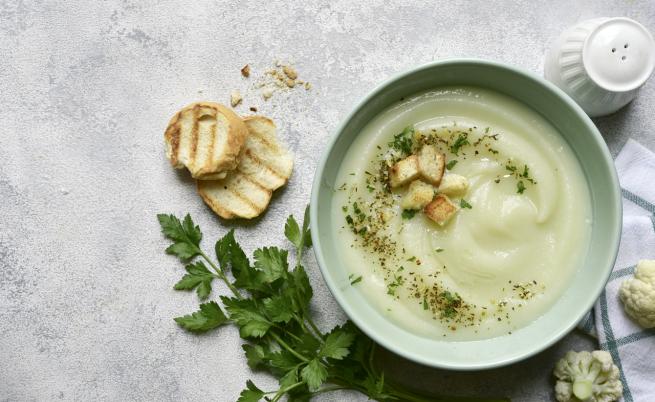Перфектна за лятото: Вкусна и питателна студена супа от тиквички