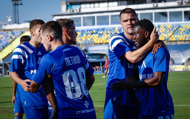 Привличането на халф вече е цел номер 1 за Левски