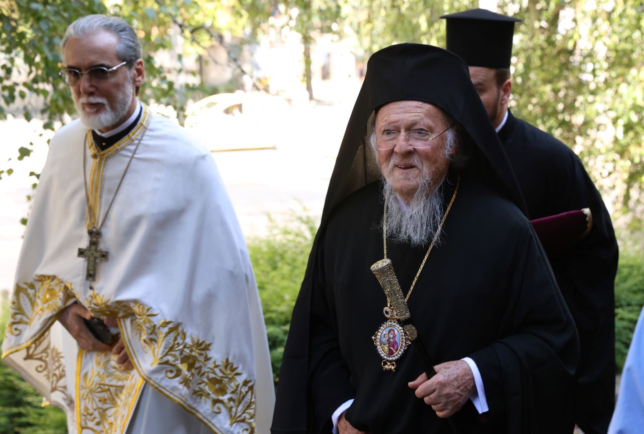 <p>Вселенският патриарх Вартоломей и представители на поместните православни църкви бяха посрещнати в митрополитския катедрален храм &quot;Св. великомъченица Неделя&quot;.</p>