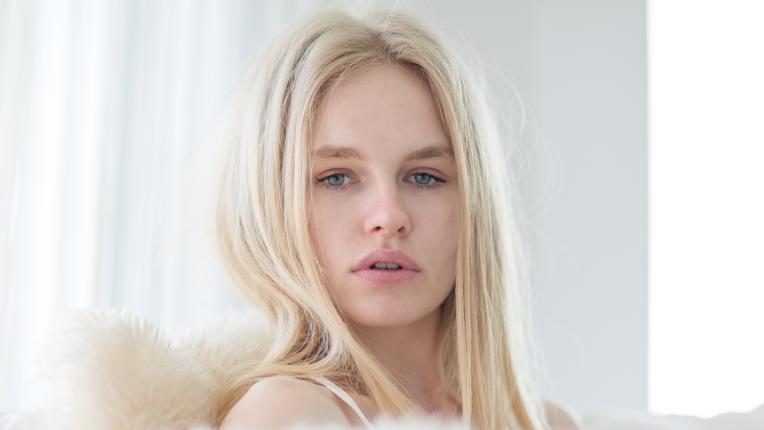  Тенът към този момент не е на мода: 5 преимущества на бледата кожа 