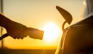 Електромобилът, който обича слънцето - революция на електрическите превозни средства в Тунис