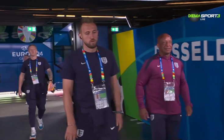 Футболистите на Англия пристигнаха на 