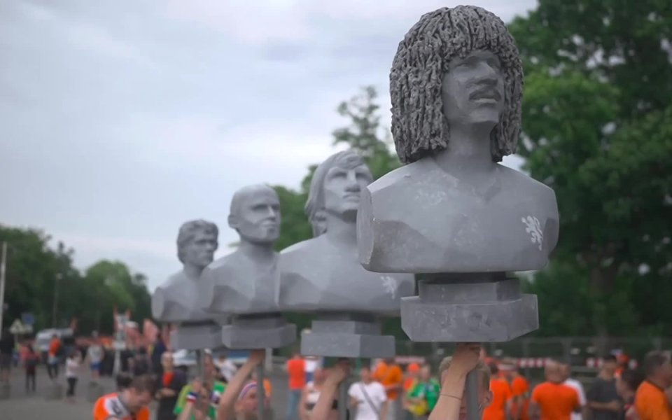 Вижте каква е атмосферата пред Олимпиащадион в германската столица Берлин