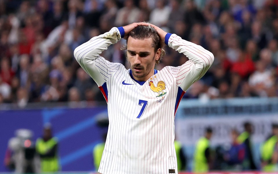 Селекционерът на Франция - Дидие Дешан, е решил да направи