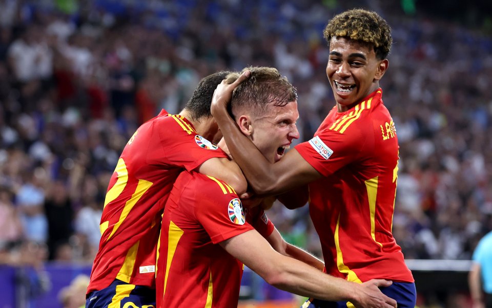 Испания и Франция играят при резултат 2:1 в полуфинален мач