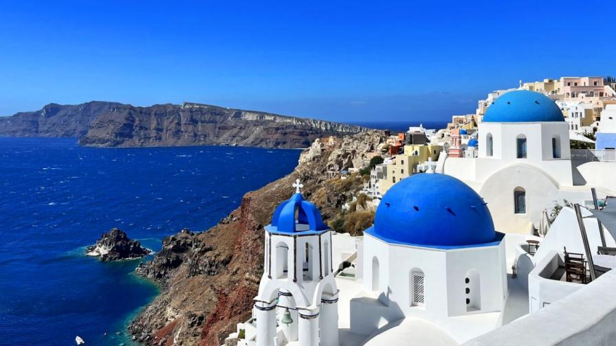 <p>Гръцките острови са изправени пред <strong>нова криза</strong> в разгара на туристическия сезон</p>