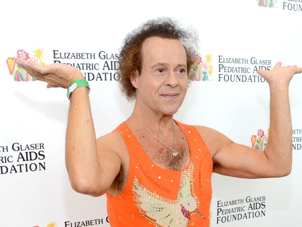 Причината за смъртта на известния фитнес инструктор Ричард Симънс се разследва