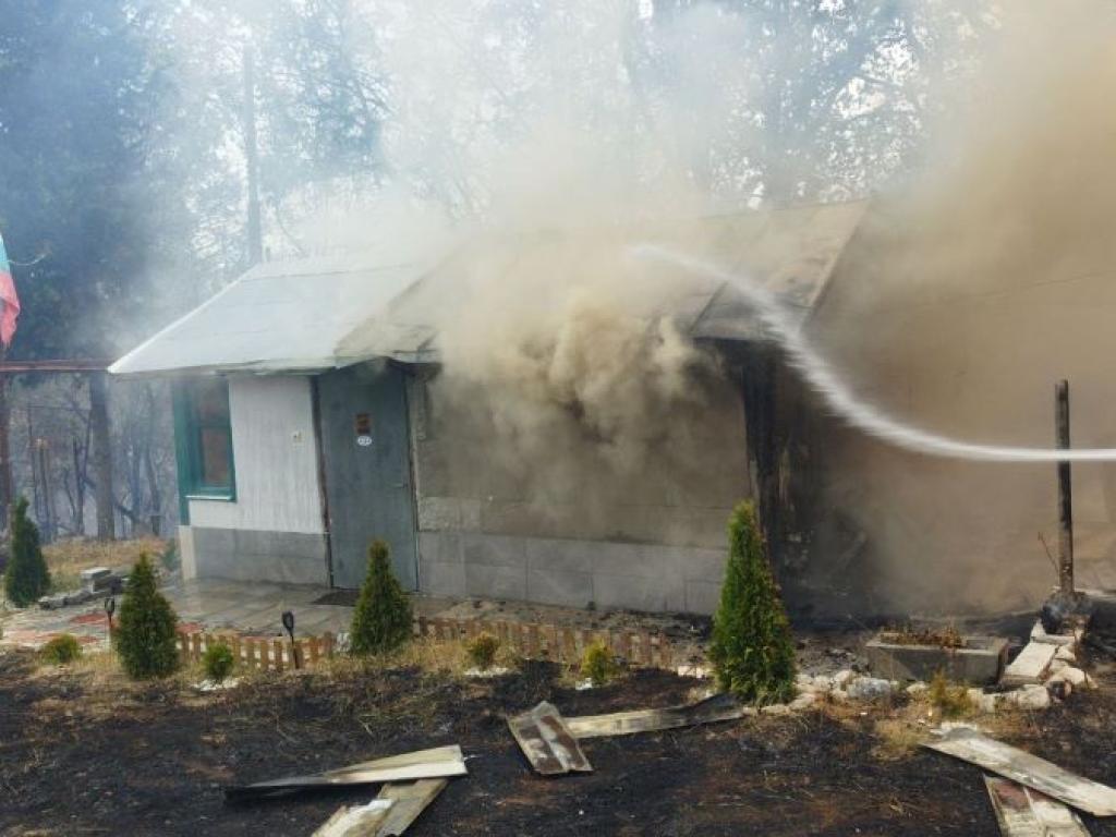 Усложнена остава обстановката в района на село Отец Паисиево там
