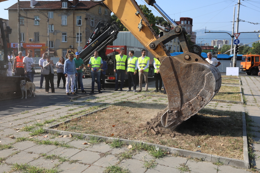 <p>Започна реконструкцията на ул. &quot;Опълченска&quot; в София</p>