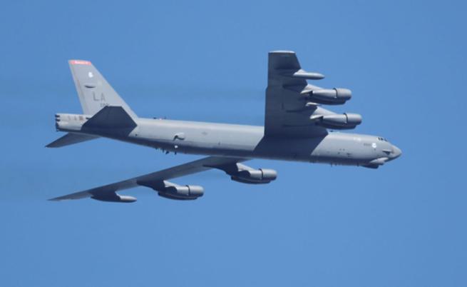 „Белият лебед“ на войната: Русия впряга мощта на Ту-160М