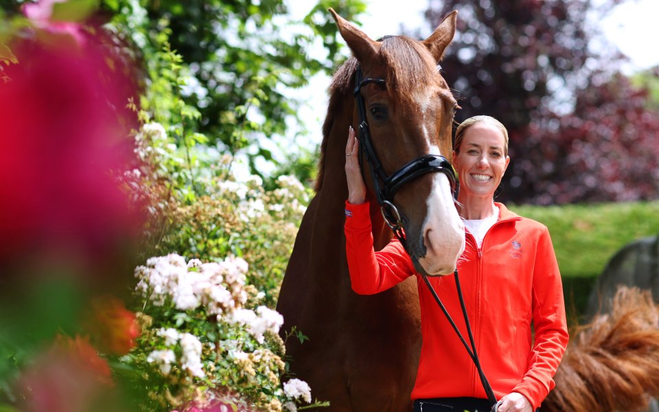 <script src=https://m4.netin