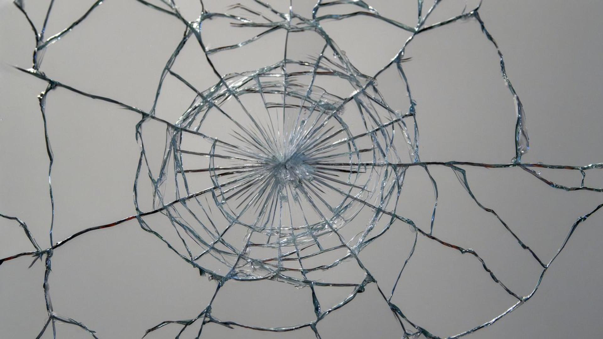 Служители на полицейското управление във Велико Търново разследват случай на