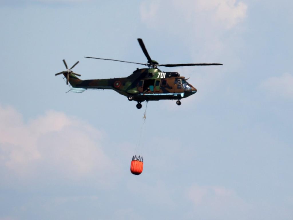 Военнослужещи от Военновъздушните сили ВВС с два хеликоптера участват днес