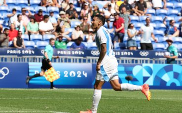 Арсенал следи изкъсо халф на Бока Хуниорс