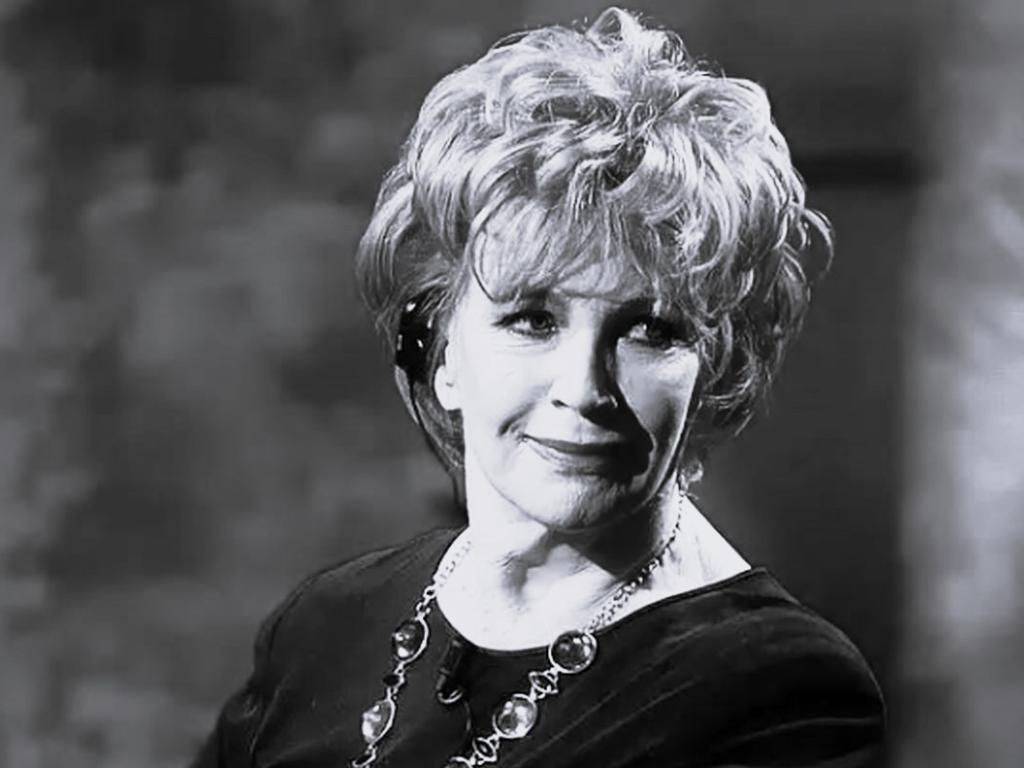 Ирландската писателка Една О Брайън почина на 93 годишна възраст след дълго